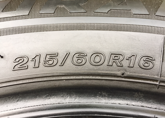ยาง Bridgestone 215 60 16 ปลายปี14 ดอกเต็ม ใช้กันยาว ราคาไม่แพง