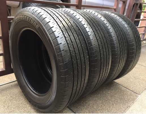 ยาง Bridgestone 215 60 16 ปลายปี14 ดอกเต็ม ใช้กันยาว ราคาไม่แพง