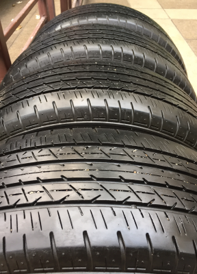 ยาง Bridgestone 215 60 16 ปลายปี14 ดอกเต็ม ใช้กันยาว ราคาไม่แพง
