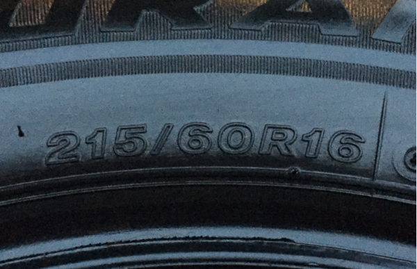 ยาง Bridgestone 215 60 16 ปลายปี14 ดอกเต็ม ใช้กันยาว ราคาไม่แพง