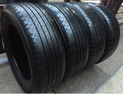 ยาง Bridgestone 215 60 16 ปลายปี14 ดอกเต็ม ใช้กันยาว ราคาไม่แพง
