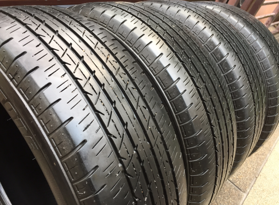 ยาง Bridgestone 215 60 16 ปลายปี14 ดอกเต็ม ใช้กันยาว ราคาไม่แพง