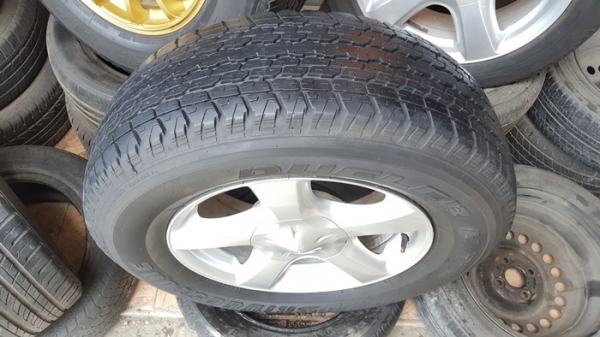 ขายล้อISUZU V Cross 17 ยาง255/65/17 ปี 13 4 ล้อ