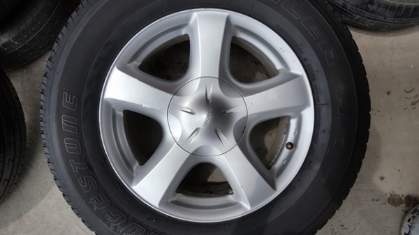 ขายล้อISUZU V Cross 17 ยาง255/65/17 ปี 13 4 ล้อ