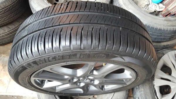 ขายล้อMazda2 TOP16(สีกัล) ยาง185/55/16 ปี 13 4 ล้อ