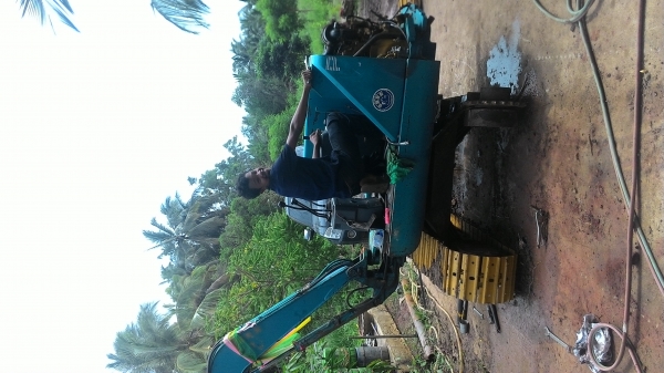 ขายครับ komatsu pc10-7ตามสภาพ โซ่ใหม่ เก่าไทย เอกสารอินวอยส์