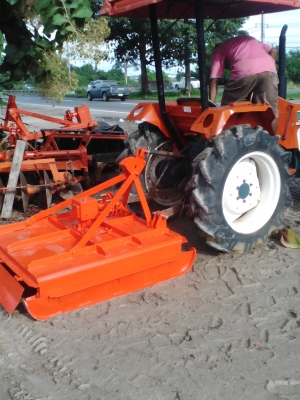 ขายรถไถ  90000 บาท+ตัวตัดหญ้า