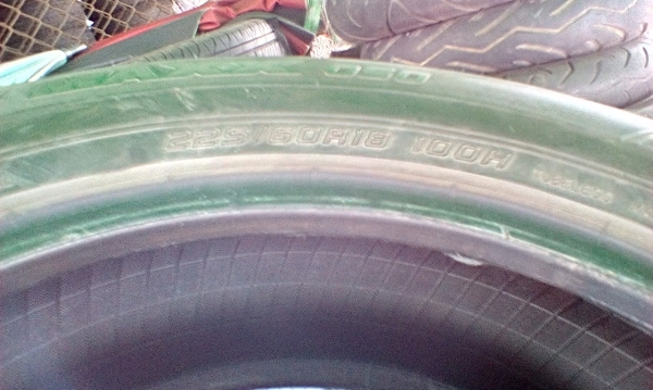 ยางดันรอป 225/60/18ปี5112 ชุด 1800บาท ส่งได้ทั่วไทย