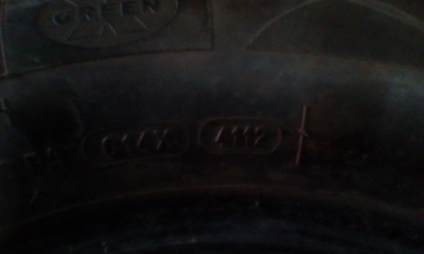 ยางมิชลิน 205/65/15ปี4112 มี1คู่ 1200บาท จัดส่งได้ทั่วไทยครับ