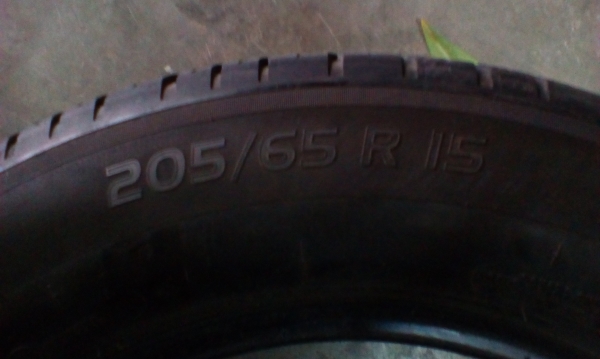 ยางมิชลิน 205/65/15ปี4112 มี1คู่ 1200บาท จัดส่งได้ทั่วไทยครับ