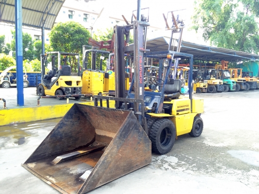 KOMATSU FD25-10 2.5ตัน เครื่องดีเซล เสา4เมตร สนใจติดต่อ083-062-0223(ปอน)