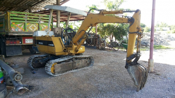 ขาย 165,000  KOMATSU  pc 20-2 เครื่องดี ปั้มแรง เอวแน่น ช่วงล่างสวย รถพร้อมใช้ 090-772-3710 090-772-3708