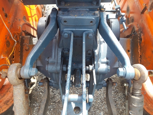 L2000 เพลาเดียว สภาพดี ใช้งานได้เลย ยาง70\%