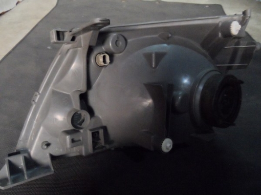 ไฟหน้ารถยนต์มือสอง โตโยต้า แกรนเวีย TOYOTA Grandvia ของแท้นำเข้าจากญี่ปุ่น