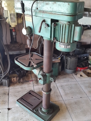 แท่นเจาะ ไต้หวัน สภาพสวยๆ เดิมๆ พร้อมใช้งาน ไฟบ้าน มีที่จับดอกสว่านให้พร้อม 4,000