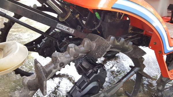 รถดำนา 5 แถว รหัสสินค้า B1 - 23 ขอบคุณลูกค้าจากเชียงราย พรุ่งนี้จัดส่งให้ครับ