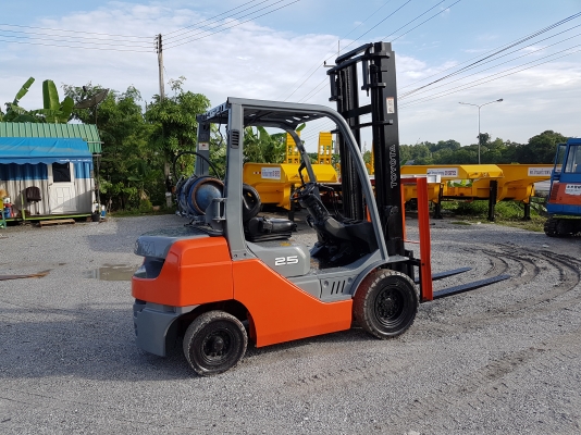 ขายรถยก2.5ตันรุ่น8ล่าสุด