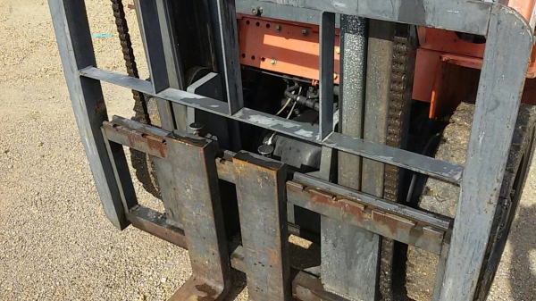 ขายรถยก NISSUN  PJ 02 เครื่องเบนซิน เสาสูง 3.50 เมตร ยกได้  2.5 ตัน เกียร์ธรรมดา ยางตันหน้าหลัง รถนอกนำเข้า ติดต่อ 098-7962549