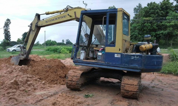 ขายรถแบคโค PC60-5 รถบ้านใช้งานปกติ เครื่องดี ปั้มดี ทำงานได้ทั้งวัน ราคา280,000 สนใจโทร 090-8588220คุณนะ 093-3258446คุณบิว หรือเข้าดูสินค้าอื่นๆได้ที่ www.narong2truck.com หรือ www.truck.in.th/498 หรือเพจFacebook ณรงค์ ซื้อขายรถมือสอง (เว็บไซต์ส่วนตัว) หร