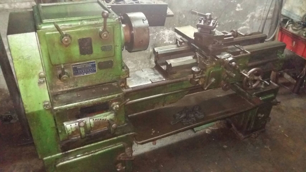ขายถูกๆครับเครื่องกลึง5ฟุตร2เพลา  มีหัวจับไม่มีจี๋ อยากขายถูกๆครับ