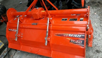 KUBOTA L 4708 SP (4WD) 2 เพลา สภาพใหม่สวยๆ ชั่วโมงใช้ งานน้อย สีเดิมทั้งคัน พร้อมชุดใบมีดดันหน้า โรตารี KUBOTA L 4708 SP (4WD) 2 เพลา สภาพใหม่สวยๆ ชั่วโมงใช้ งานน้อย สีเดิมทั้งคัน พร้อมชุดใบมีดดันหน้า โรตารี