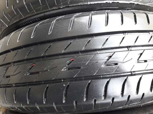 ยางBRIDGESTONE รุ่น Ecopia EP200 .175 65R15 สัปดาห์ที่39ปี2015 ลงพื้นจริงปลายปี2015 สภาพสวยมากๆ ดอกเต็มๆ90\% สียังติดอยู่ทุกเส้น