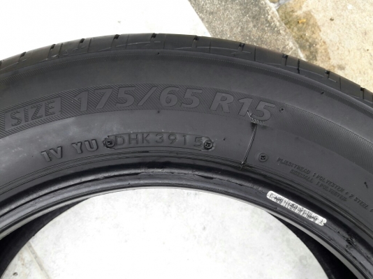 ยางBRIDGESTONE รุ่น Ecopia EP200 .175 65R15 สัปดาห์ที่39ปี2015 ลงพื้นจริงปลายปี2015 สภาพสวยมากๆ ดอกเต็มๆ90\% สียังติดอยู่ทุกเส้น