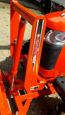 KUBOTA L 4708 SP (4WD) 2 เพลา สภาพใหม่สวยๆ ชั่วโมงใช้ งานน้อย สีเดิมทั้งคัน พร้อมชุดใบมีดดันหน้า และคีบอ้อย KUBOTA L 4708 SP (4WD) 2 เพลา สภาพใหม่สวยๆ ชั่วโมงใช้ งานน้อย สีเดิมทั้งคัน พร้อมชุดใบมีดดันหน้า และคีบอ้อย