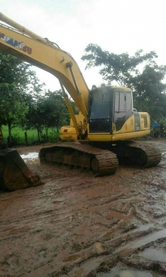 ขายรถแบคโค PC200-7 รถสวยสภาพดีมาก เครื่องเดิม ปั้มเดิม ภายในสวย แอร์เย็น เอกสารเล่มทะเบียนพร้อมโอน ราคา1,350,000 สนใจโทร 090-8588220คุณนะ 093-3258446คุณบิว หรือเข้าดูสินค้าอื่นๆได้ที่ www.narong2truck.com หรือ www.truck.in.th/498 หรือเพจFacebook ณรงค์ ซื้