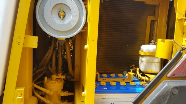 ขายด่วนรถแม็คโครKOBELCOSK100MARK///มาร์ทีชั่วโม่งทำงานน้อยแค่4,941ชั่วโม่งรถนอกนำเข้ายังไม่เคยใช้งานในเมืองไทยเลย