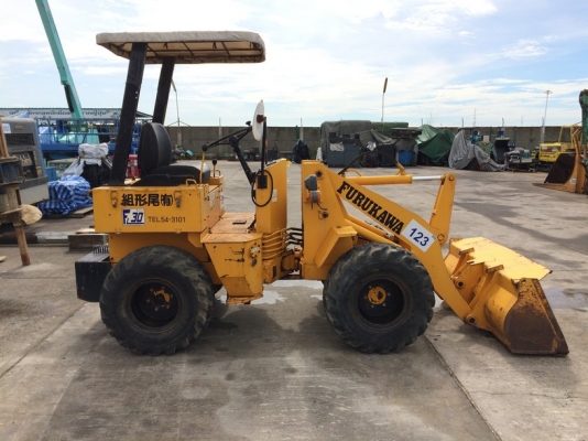 Furukawa FL30-1 บุ้งกี๋ 0.3 คิว นำเข้าจากญี่ปุ่น ไม่เคยใช้งานในไทย