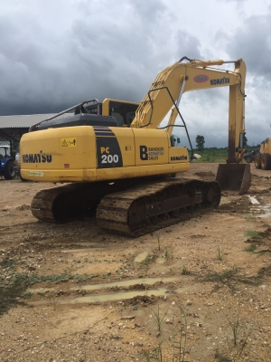 Komatsu 200รุ่น8 เอกสารอินวอย. รถสวยมากๆ ทุกอย่างเตม.
