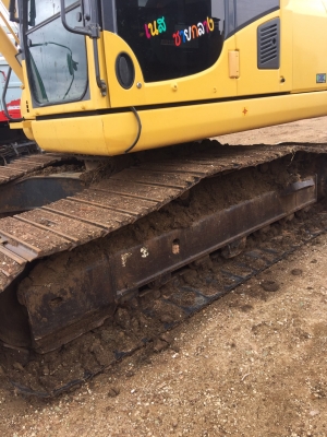 Komatsu 200รุ่น8 เอกสารอินวอย. รถสวยมากๆ ทุกอย่างเตม.