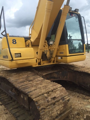 Komatsu 200รุ่น8 เอกสารอินวอย. รถสวยมากๆ ทุกอย่างเตม.