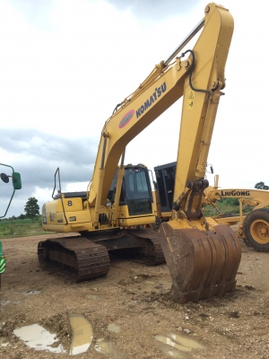 Komatsu 200รุ่น8 เอกสารอินวอย. รถสวยมากๆ ทุกอย่างเตม.