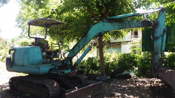 ฝากขายkomatsu pc30รุ่น7