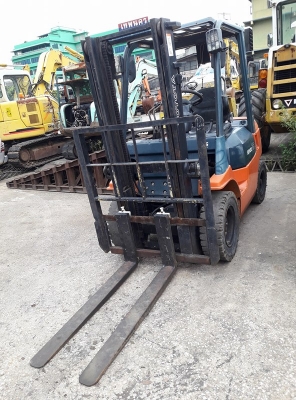 ขายรถโฟร์คลิฟท์ TOYOTA รุ่น7FD 25 ขายถูกๆ ขายรถโฟร์คลิฟท์ TOYOTA รุ่น7FD 25 ขายถูกๆ