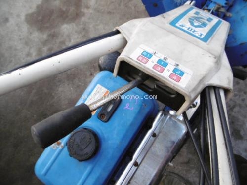 ขายรถพรวนดินเดินตาม  KAWASAKI   AR700 รหัสสินค้า 80803467 ดูสินค้าที่ www.nihonmono.com