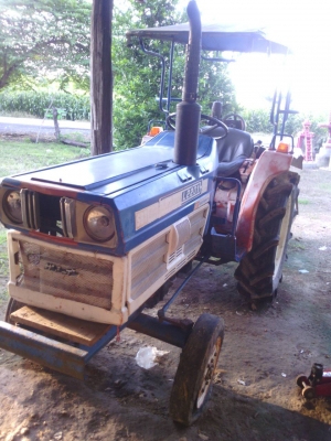 สีนวนจัดให้ คับผม Kubota  L18.02 เครื่องดี  สภาพพร้อมลุย หายห่วง สนใจติดต่อ 089-9638932