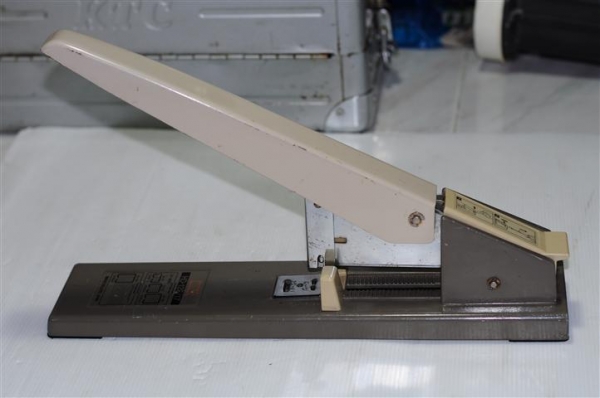 แม็กกระดาษตัวใหญ่รุ่นเก่าหายาก MAX HD-12S/17 MADE IN JAPAN