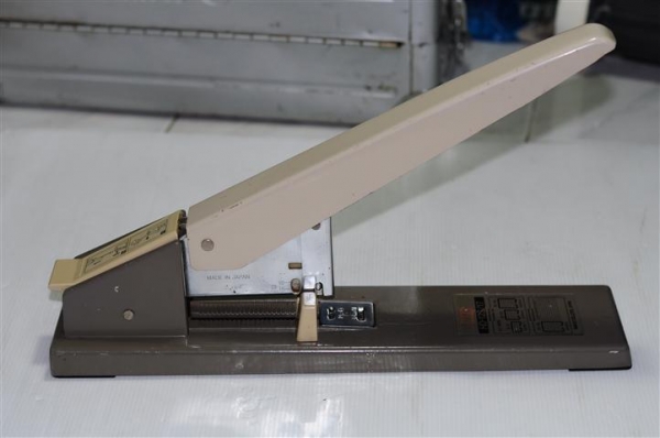 แม็กกระดาษตัวใหญ่รุ่นเก่าหายาก MAX HD-12S/17 MADE IN JAPAN