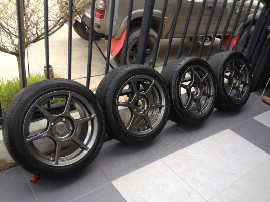 ล้อp1ขอบ15กว้าง7te35สะภาพดีสีสวยไม่คดไม่ดุ้งพร้อมยาง195/50/r15ปี13ดอกดีใช้ยาวๆ