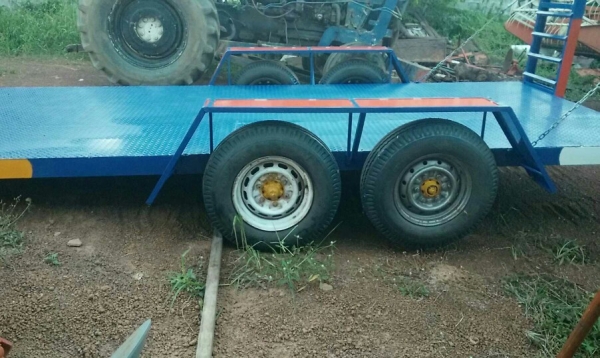 เหล็กสี่นิ้วขึ้นรถ68,70ได้ราคานี้สุดๆแล้วครับยางใหม่สี่เส้นครับ