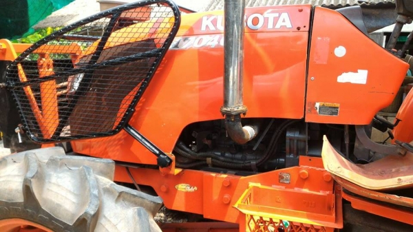 ขายรถไถ KUBOTA M7040 พร้อมอุปกรณ์ดันหน้า และผน6CMT แบตเตอรี่ใหม่ ยางหลังใหม่ ทะเบียนพร้อมโอน ราคา 440,000 บาท อ.แกลง จ.ระยอง มีบริการขนส่งทั่วไทย DC Tractor Rayong 0818618678,0899347475 https://www.facebook.com/DC-Tractor-Rayong-3071545327…/shop&h ขายรถไถ KUBOTA M7040 พร้อมอุปกรณ์ดันหน้า และผน6CMT แบตเตอรี่ใหม่ ยางหลังใหม่ ทะเบียนพร้อมโอน ราคา 440,000 บาท อ.แกลง จ.ระยอง มีบริการขนส่งทั่วไทย DC Tractor Rayong 0818618678,0899347475 https://www.facebook.com/DC-Tractor-Rayong-3071545327…/shop&h
