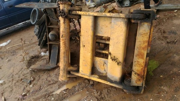 คาดหน้า รถเกรด cat 140g,140h,140k คาดหน้า รถเกรด cat 140g,140h,140k