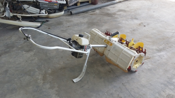 เครื่องกำจัดวัชพืชในร่องข้าว 3 แถว เก่าญี่ปุ่น สภาพสวย เครื่องพร้อมใช้งาน