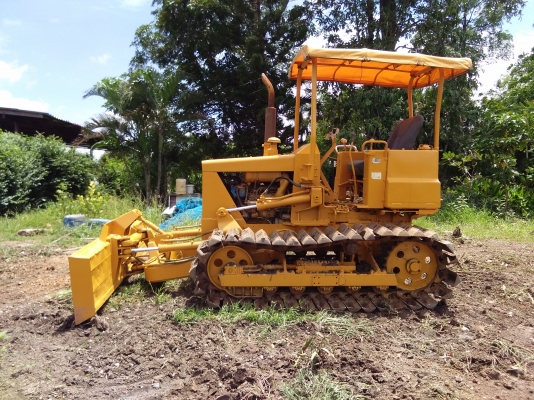 ขายแทรคเตอร์KOMATSU  D20P รุ่น5 5กระบอก