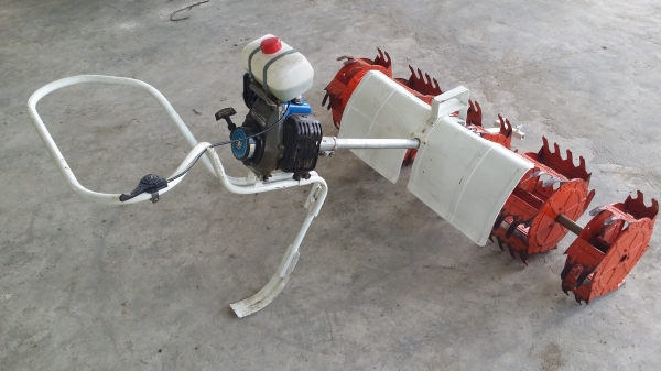 เครื่องกำจัดวัชพืชในร่องข้าว 5 แถว เก่าญี่ปุ่น สภาพสวย เครื่องพร้อมใช้งาน