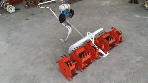 เครื่องกำจัดวัชพืชในร่องข้าว 5 แถว เก่าญี่ปุ่น สภาพสวย เครื่องพร้อมใช้งาน