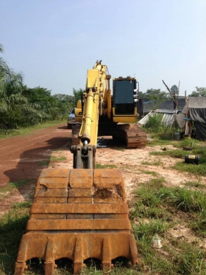 ขาย 1,450,000 KOMATSU   PC200-8 ทำงาน 11,&times;&times;&times;  ชั่วโมง เครื่องดี ปั๊มแรง ไฟฟ้าครบ เอกสารเล่ม รถสวยพร้อมใช้   รถอยู่ จ.สกลนคร  090-772-3710 090-772-3708